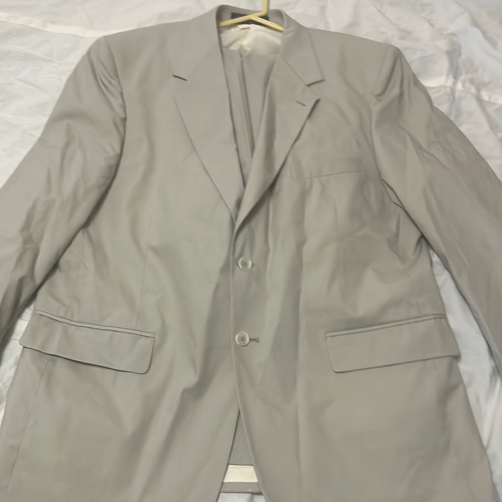 Jeffrey Banks 2 Piece Suit. Size 46R. Suit Coat and Pants. Tan/Khaki color.